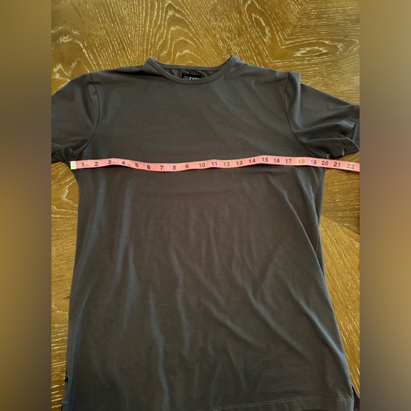 Men’s medium charcoal gray AO pyca pro Cuts split hem T-shirt - Picture 3 of 4